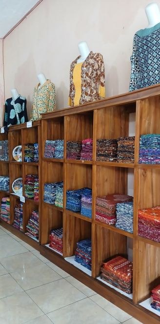 batik wallpaper vertikal